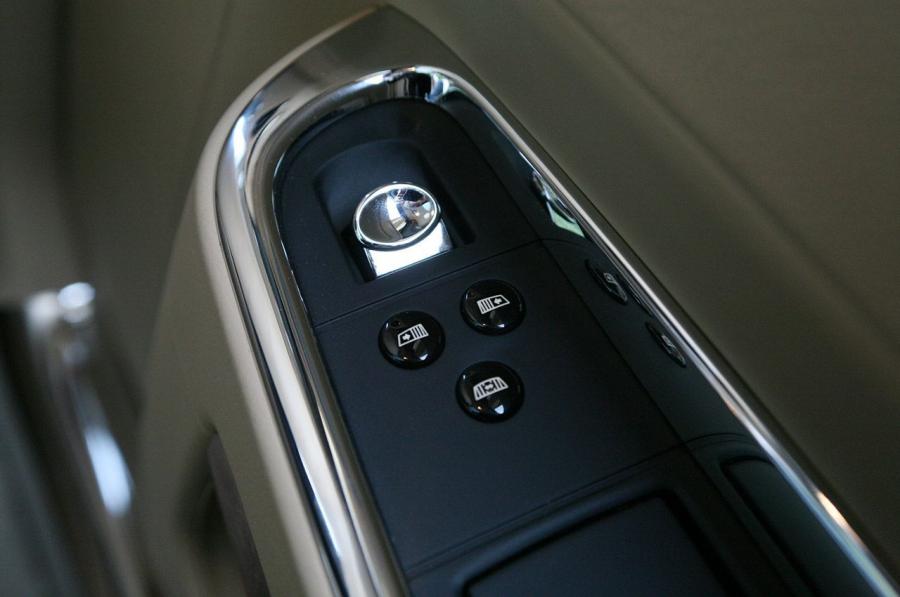  Rolls-Royce Ghost 2009 года  (фото 60 из 106)